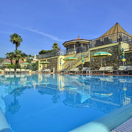 Liliana Hotel 3*