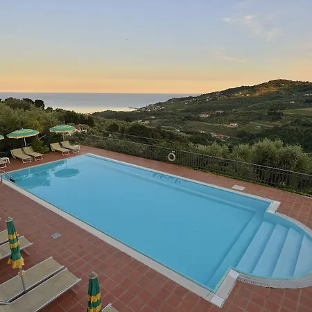 Liliana Hotel