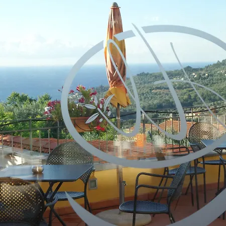 Liliana Hotel