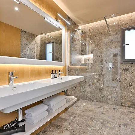Liliana Hotel 3*